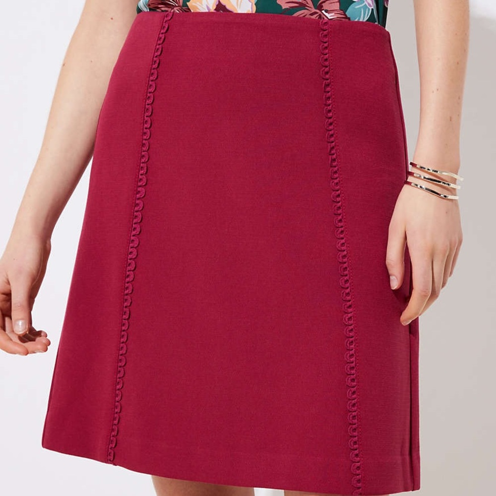 LOFT Scalloped Trim Shift Skirt